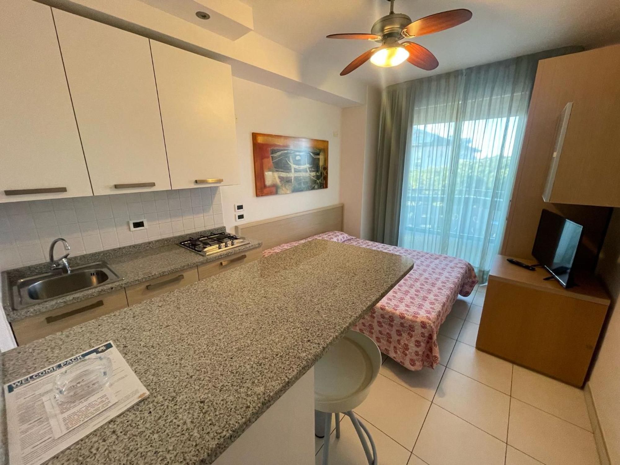 Residence Zenith Каорле Экстерьер фото