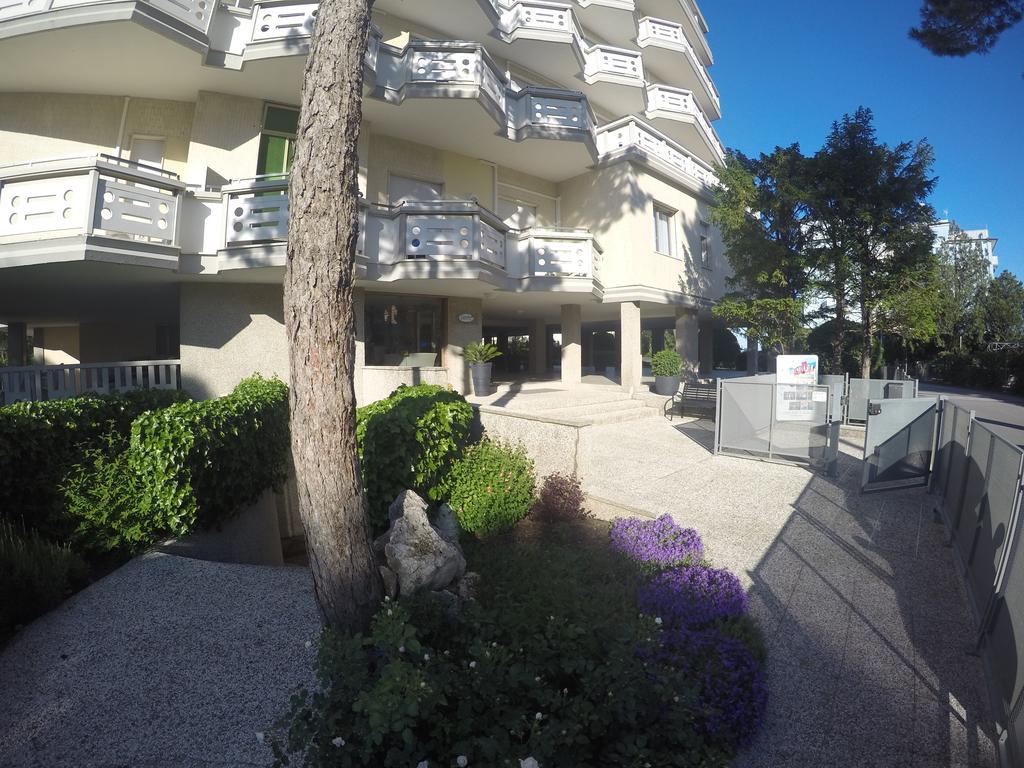 Residence Zenith Каорле Экстерьер фото