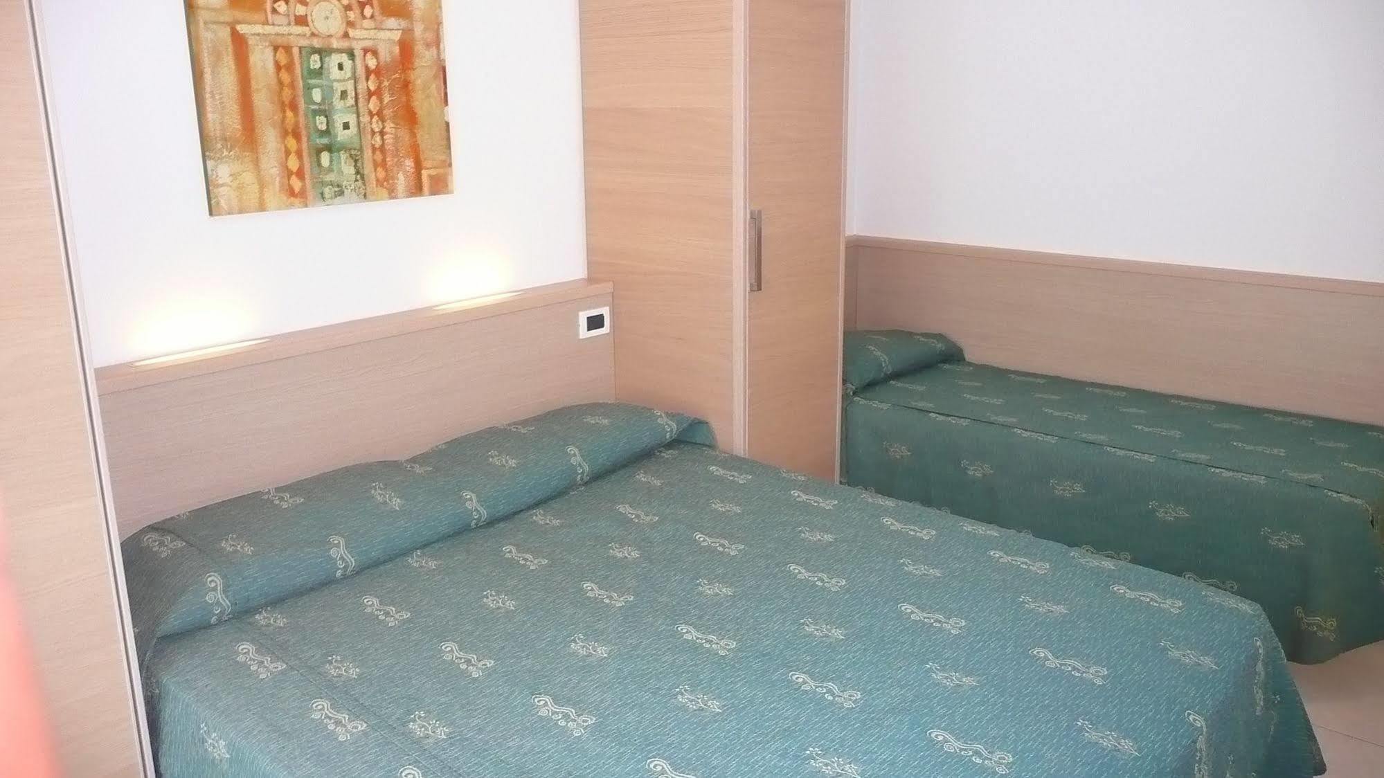 Residence Zenith Каорле Экстерьер фото