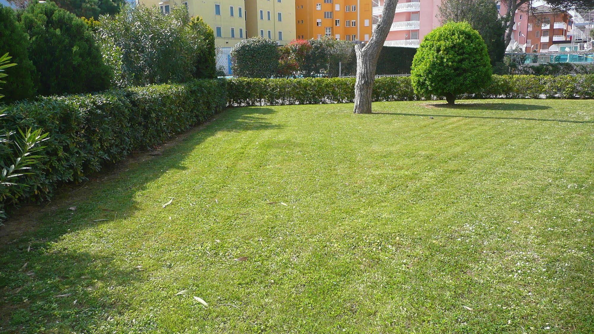 Residence Zenith Каорле Экстерьер фото
